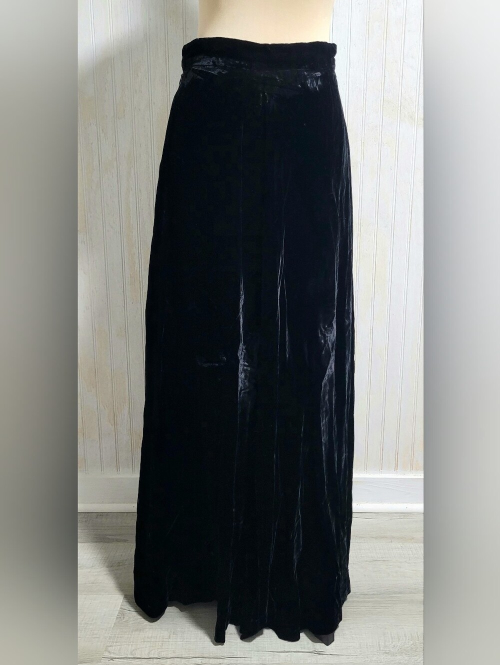 ​Vintage 70s Ulla by Vicki Cooper Black Velvet Maxi Skirt Fits Like S Size 14